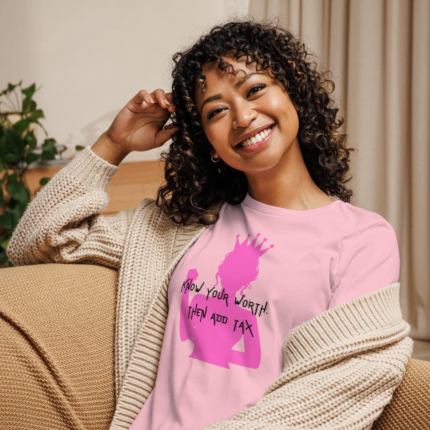 Know your worth (pink) Women's Relaxed T-Shirt