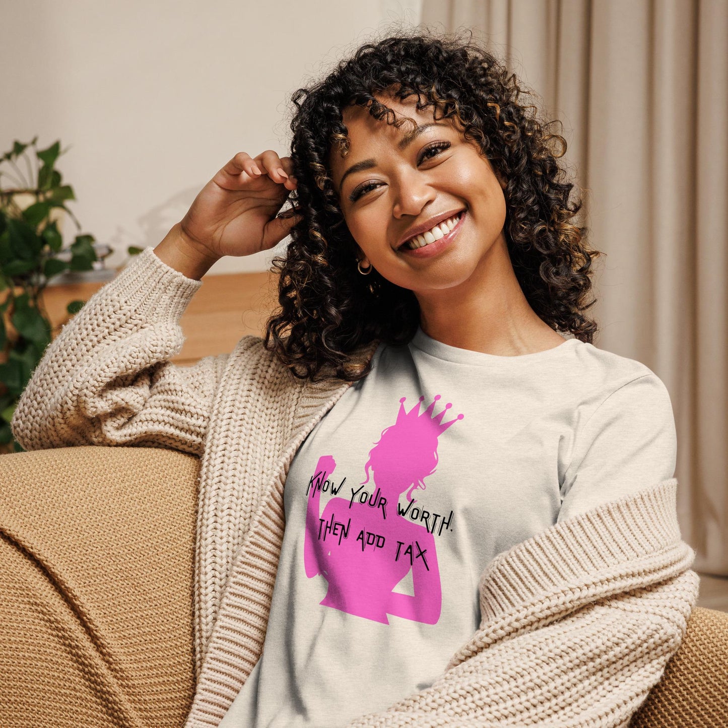 Know your worth (pink) Women's Relaxed T-Shirt