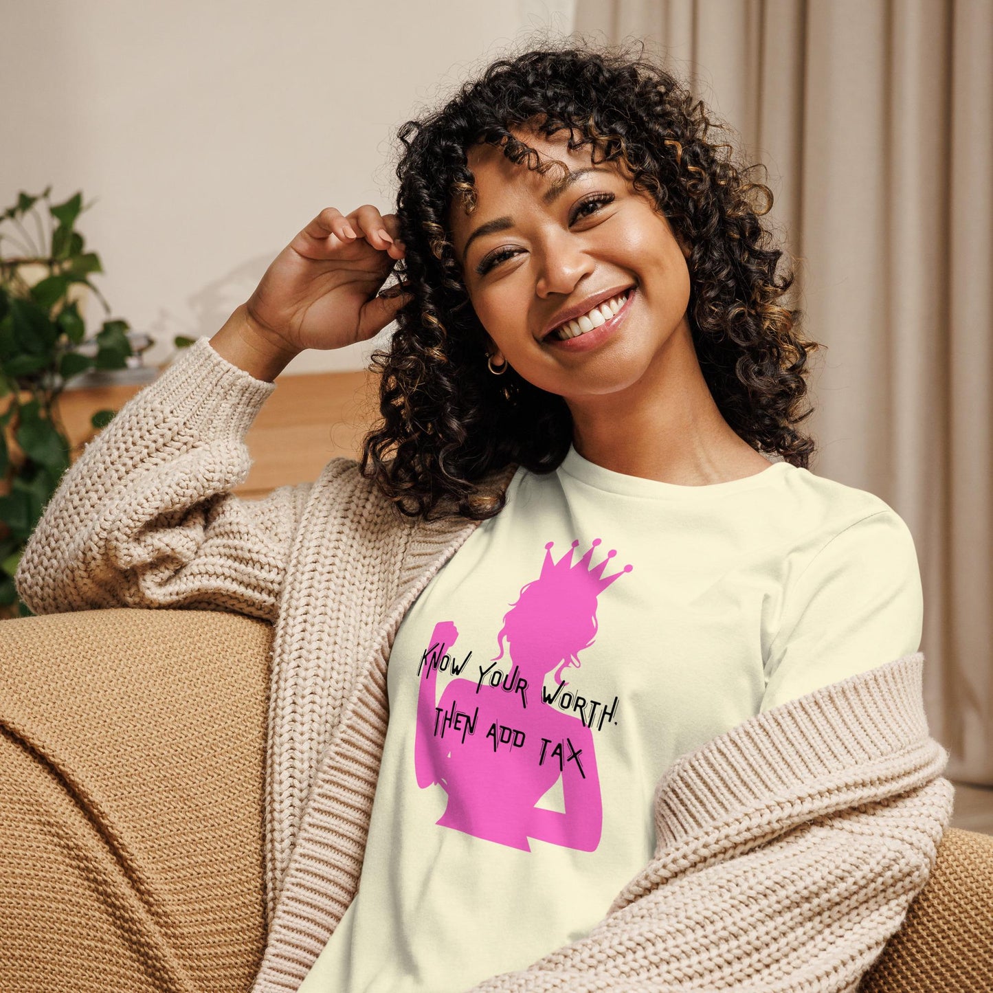 Know your worth (pink) Women's Relaxed T-Shirt