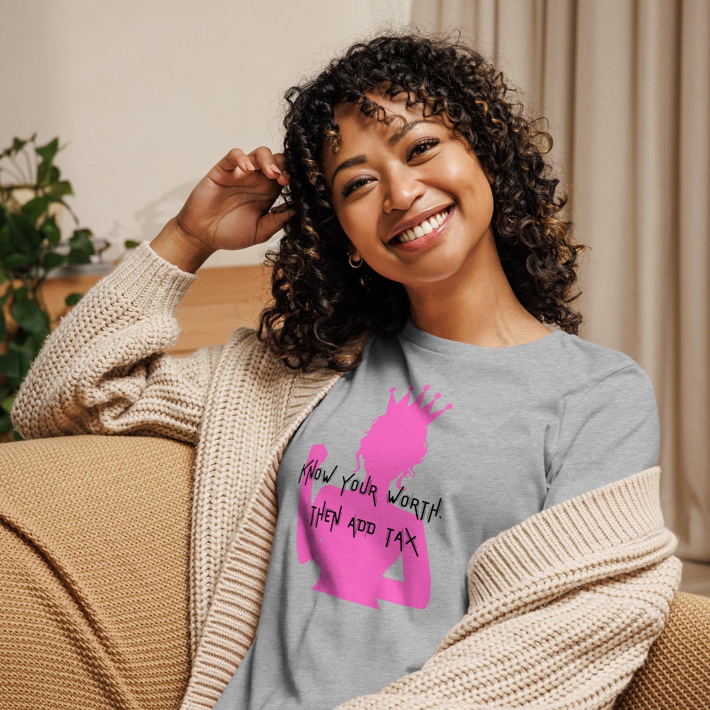 Know your worth (pink) Women's Relaxed T-Shirt