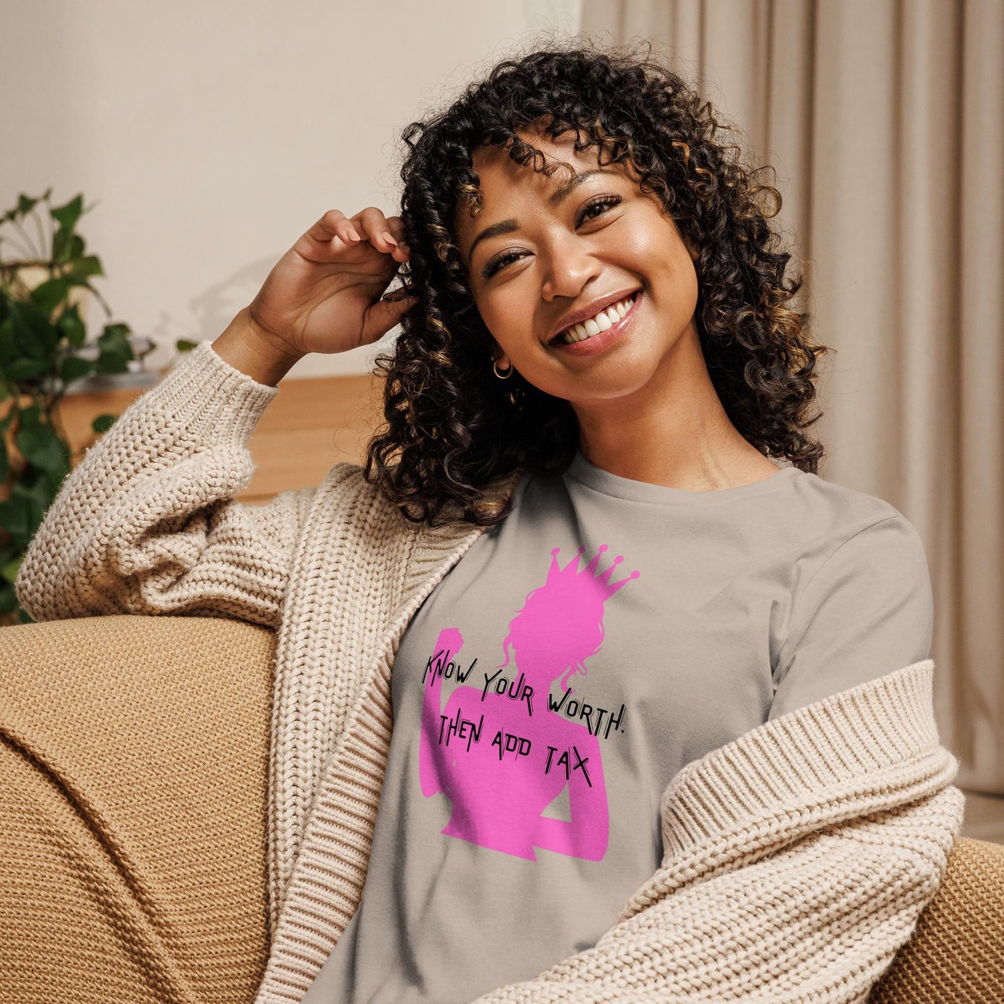Know your worth (pink) Women's Relaxed T-Shirt